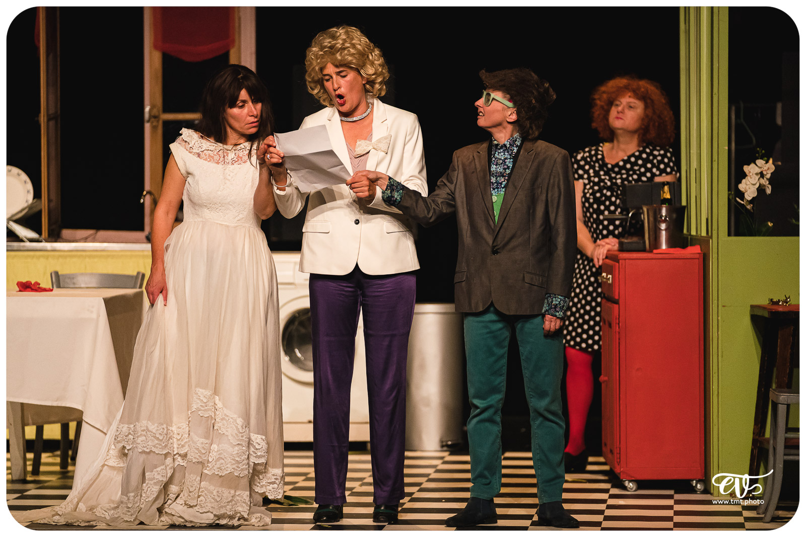 LES FEMMES SAVANTES (CIE DU DETOUR)